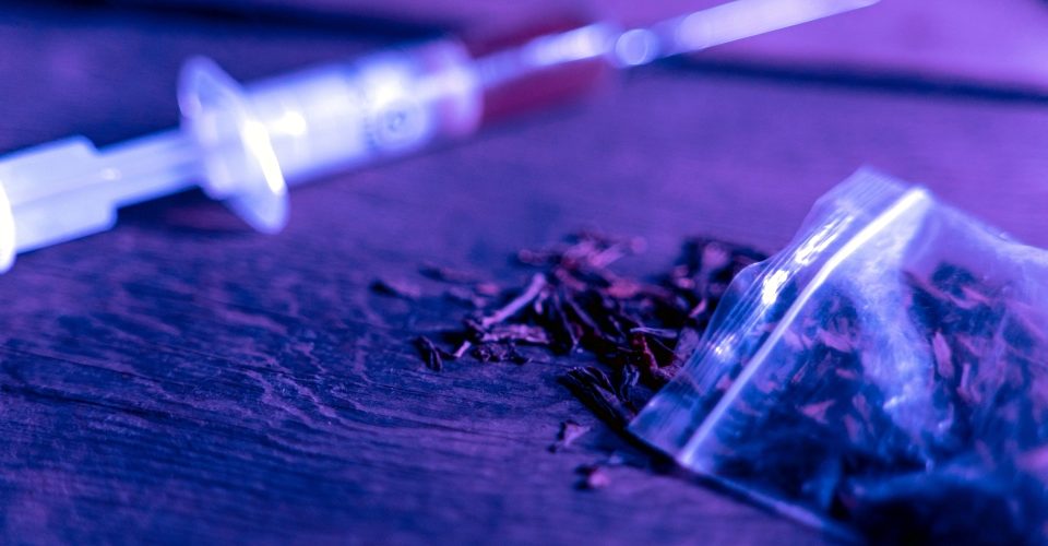 ce-tratam-social-med-dependenta-de-heroina