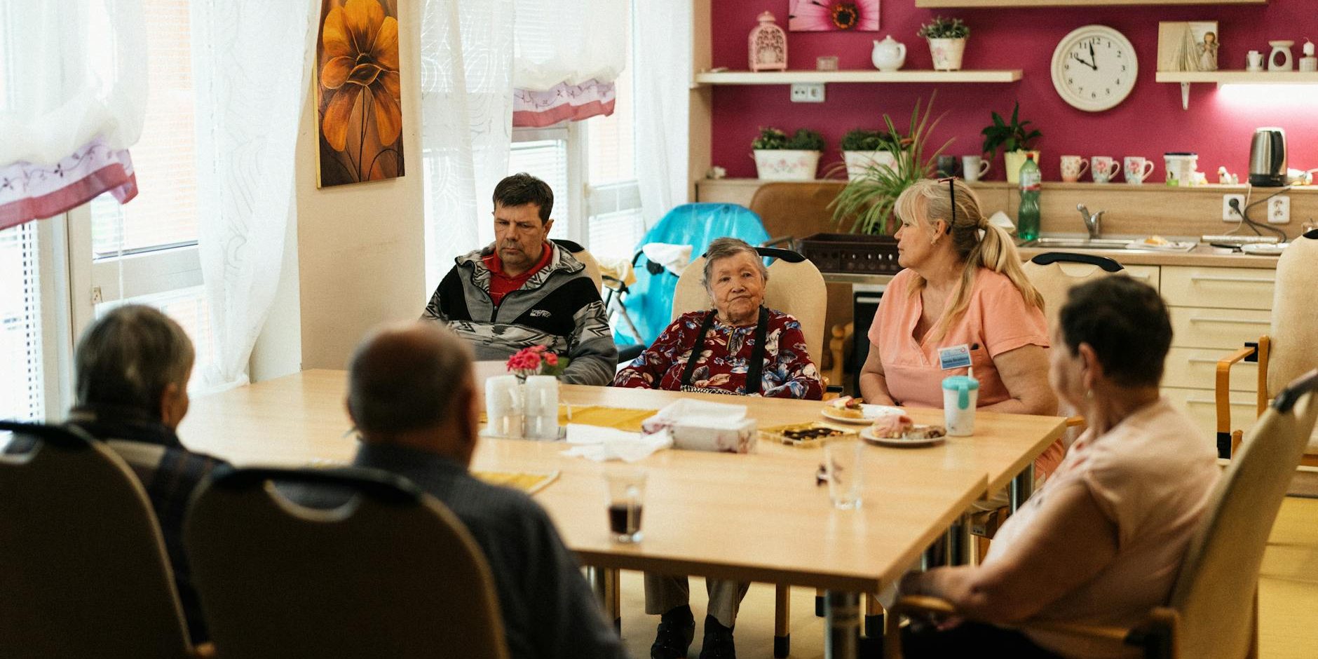 Cum ajuți pe cineva care nu recunoaște că are o problemă